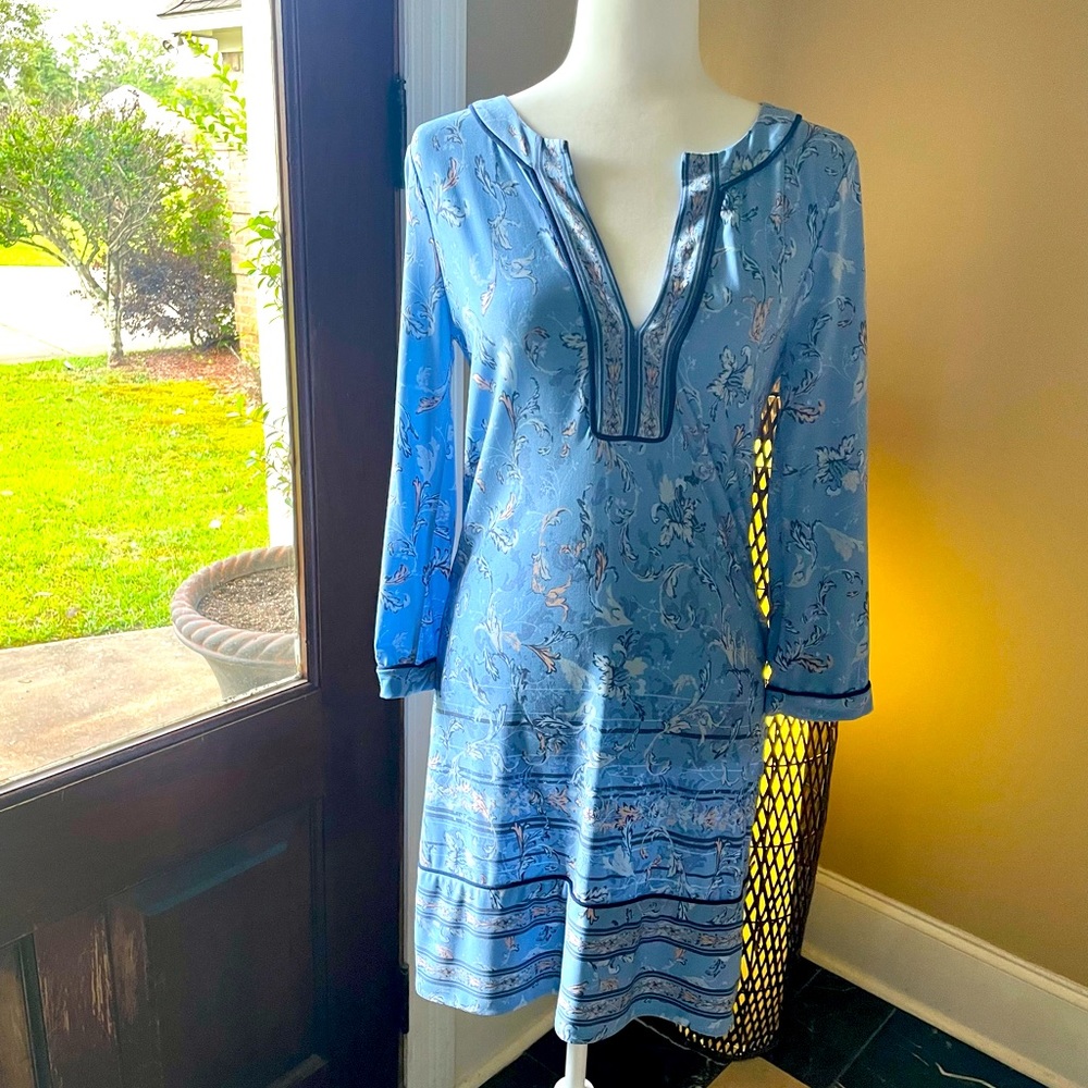 BCBG Max Azria 3/4 quarter length sleeve lightweight dress